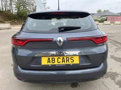 Renault Megane 1.5 Blue dCi Equilibre Automatique (2023) - Photo 5