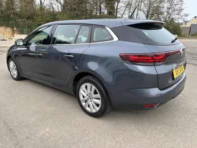 Renault Megane 1.5 Blue dCi Equilibre Automatique (2023) - Photo 7