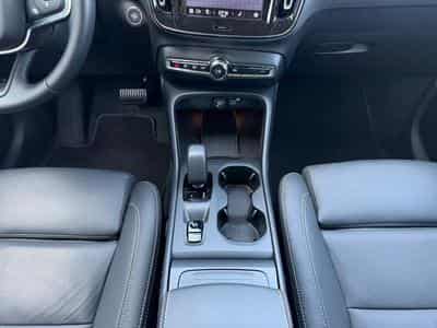 Volvo XC40 B3 Core / Essence (2025) - Foto 11