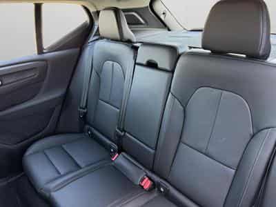 Volvo XC40 B3 Core / Essence (2025) - Foto 13