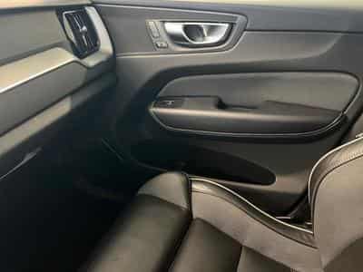 Volvo XC60 Plus Dark (2023) - Photo 12