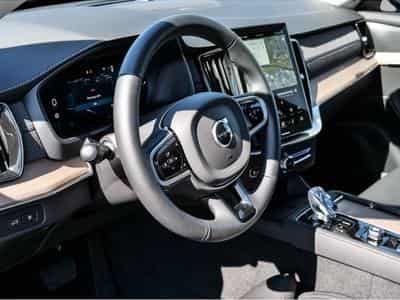 Volvo XC90 (2025) - Photo 2
