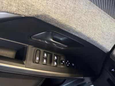 PEUGEOT 3008 1.2 Hybrid 145ch Allure e-DCS6 (2025) - Photo 11