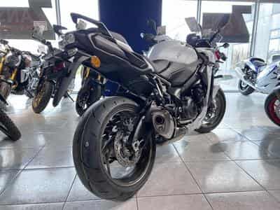 Suzuki GSX-S 1000 GT (2026) - Foto 3