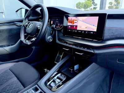 Skoda Octavia Octavia Combi RS 2.0 TDI DSG 4x4 /LED/ACC/AHK/ (2021) - Photo 12