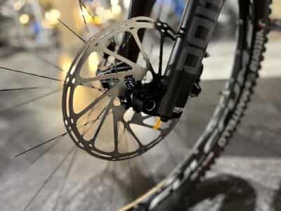 Fantic XMF 1.7 720Wh, M 29''-27,5'', freins 4 pistons, 90 Nm (2026) - Foto 4