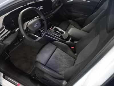 Audi A6 Avant S line (2025) - Photo 2