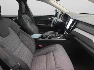 Volvo XC60 B4 Core /  Essence (2023) - Photo 15