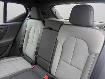 Volvo XC40 B3 Plus Dark / Essence (2025) - Photo 13