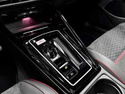 VW Golf GTI Clubsport 2.0 TSI 300 CV DSG7 *MATRIX* *DCC* *PANO* (2024) - Foto 12