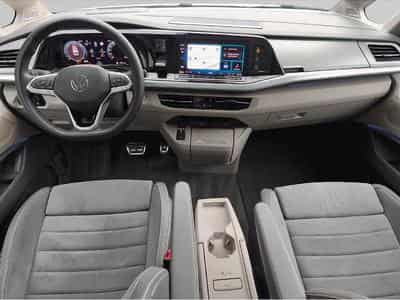 VW Multivan (2024) - Photo 11