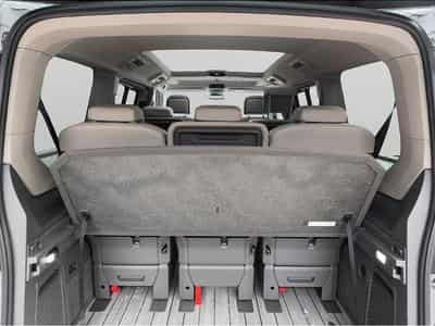 VW Multivan (2024) - Photo 13