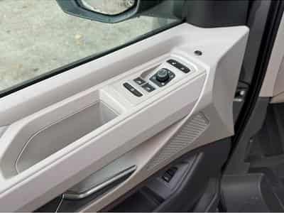VW Multivan (2024) - Photo 5
