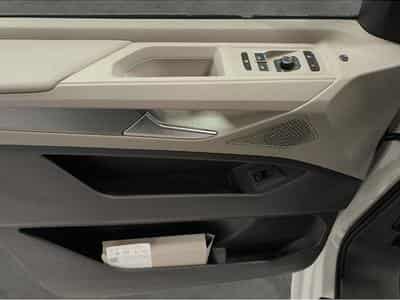VW Multivan (2026) - Photo 9