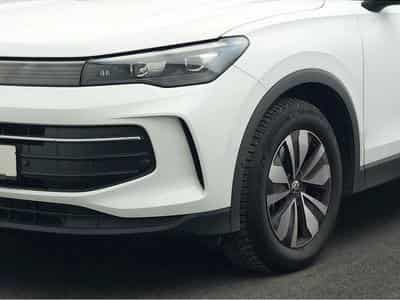 VW Tiguan (2025) - Photo 14