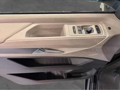 VW Multivan (2024) - Photo 10