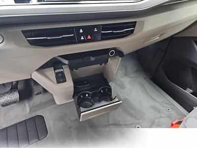 VW Multivan (2026) - Photo 11