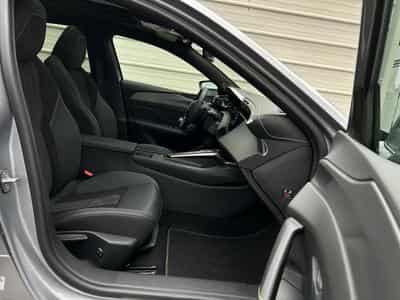 Peugeot 308 1.2 PureTech 145 e-DSC6 GT (2025) - Photo 6