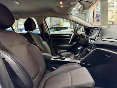 Renault Megane Megane 1.3 TCE 140cv Navig/ClimaA/LED/Tempo (2022) - Photo 8