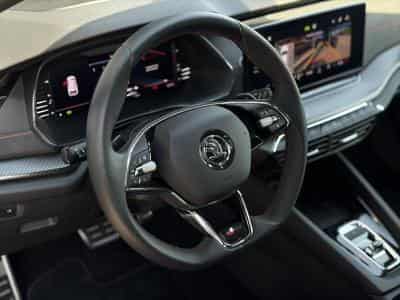 Skoda Octavia RS (2023) - Foto 6