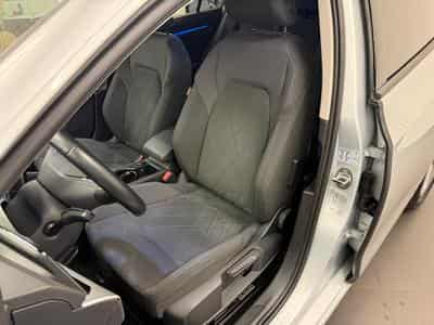 VW Golf Life 2.0 TDI 116 CV / 85 kW 6 vitesses (2022) - Photo 2