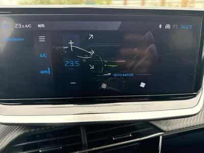 PEUGEOT 208 1.2 Hybrid 100ch Allure e-DCS6 (2024) - Photo 9