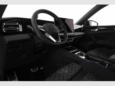 VW Tiguan Limited (2026) - Photo 11