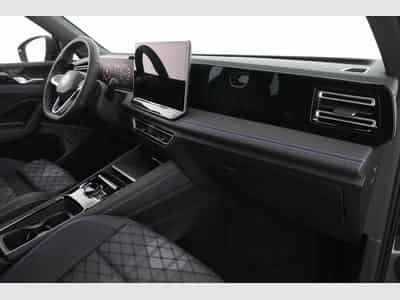 VW Tiguan Limited (2026) - Photo 14