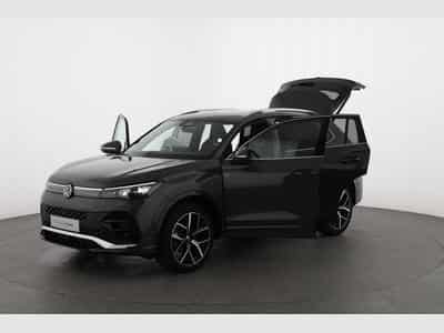 VW Tiguan Limited (2026) - Photo 5