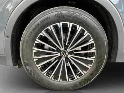 VW Tiguan Life+DSG+LED+LM18+P.Leder (2024) - Photo 8