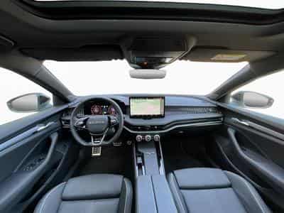 Skoda Superb Sportline+4x4+DSG+Pano+AHK+StandH. (2025) - Foto 2