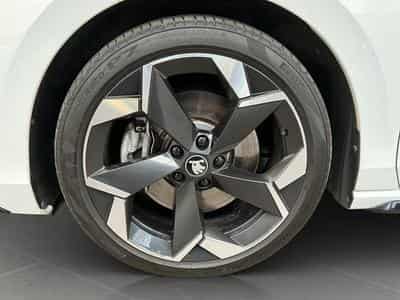 Skoda Superb Sportline+4x4+DSG+Pano+AHK+StandH. (2025) - Foto 8