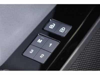 Land-Rover Range Rover Velar D200 AWD auto (2024) - Photo 14