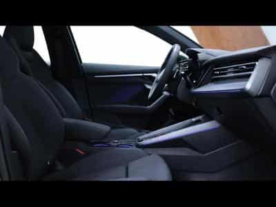 Audi A3 Sportback 35 TFSI 150 S-Line (2025) - Photo 11