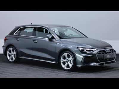 Audi A3 Sportback 35 TFSI 150 S-Line (2025) - Photo 3