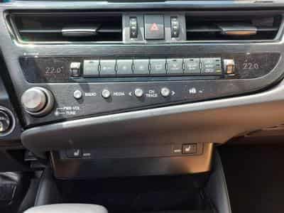 Lexus ES F SPORT Design (2023) - Photo 14