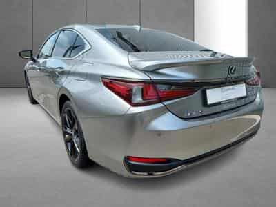 Lexus ES F SPORT Design (2023) - Photo 3