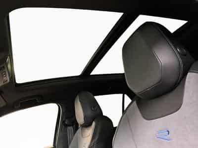 VW T-Roc R+DSG7+4M+LM19+P.Travel+Pano (2024) - Foto 15