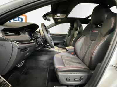 Skoda Octavia RS+DSG+Pano+SUEDIA+AHK (2025) - Photo 9