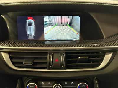 Alfa-Romeo Stelvio V6 Biturbo Quadrifoglio (2021) - Foto 10