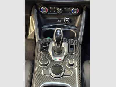 Alfa-Romeo Stelvio V6 Biturbo Quadrifoglio (2021) - Foto 15