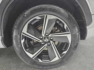 Mitsubishi Eclipse Cross 2.4 MIVEC PHEV CVT Select (2025) - Photo 6