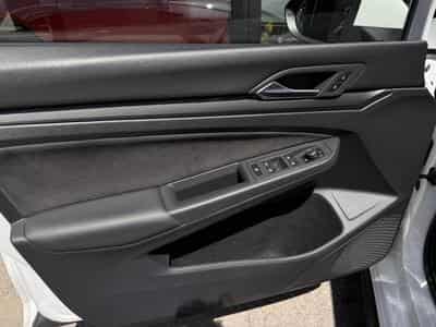 VW Golf VIII GTD 2.0 TDI SCR 200CV (2023) - Photo 10