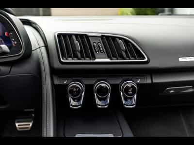 Audi R8 SPYDER V10 PERFORMANCE 5.2 FSI QUATTRO S-TRONIC – PACK KARHU (2022) - Photo 15