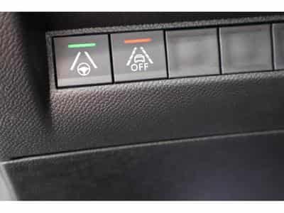 Peugeot 208 GT EAT8 (2023) - Photo 15