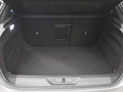 Peugeot 308 GT EAT8 (2024) - Photo 7