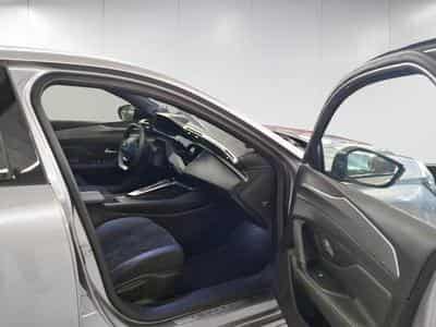 Peugeot 308 GT EAT8 (2024) - Photo 9