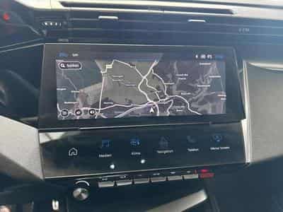 Peugeot 308 GT Hybride (2024) - Photo 11