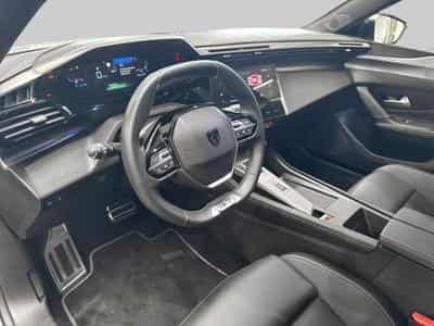 Peugeot 308 GT Hybride (2024) - Photo 6