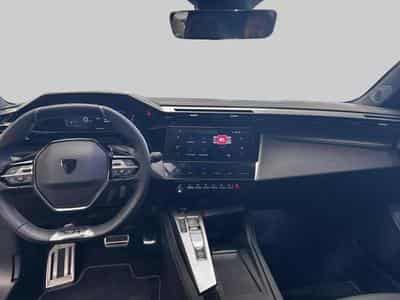 Peugeot 308 GT Hybride (2024) - Photo 8